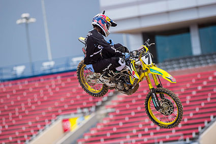 James_Stewart_Yoshimura_Suzuki_Monster_Energy_Cup_2015_Photo_6